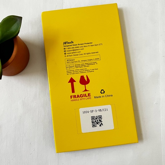 JETech Privacy Glass Screen Protector iPhone 11 - Picture 2 of 3